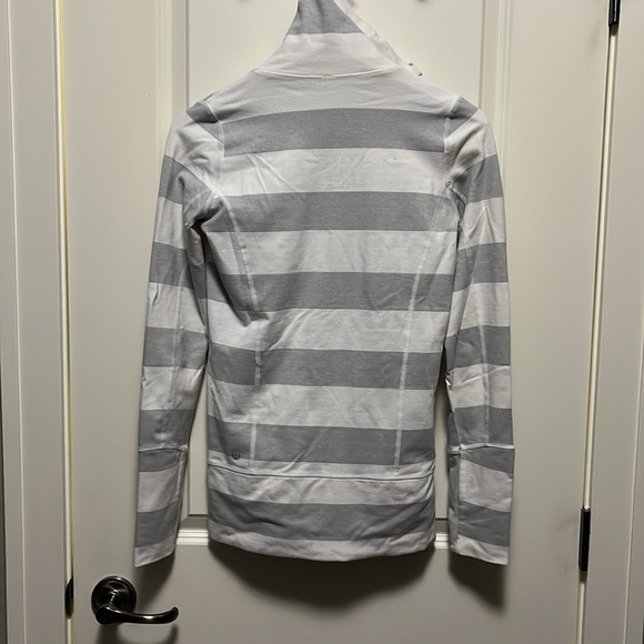 Lululemon Full Zip Jacket - white/grey striped - Picture 4 of 7